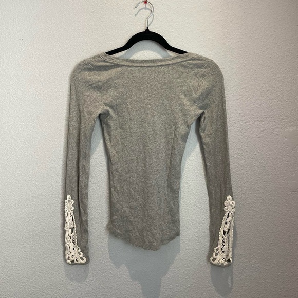 Abercrombie and Fitch Long Sleeve Shirt - Picture 2 of 3